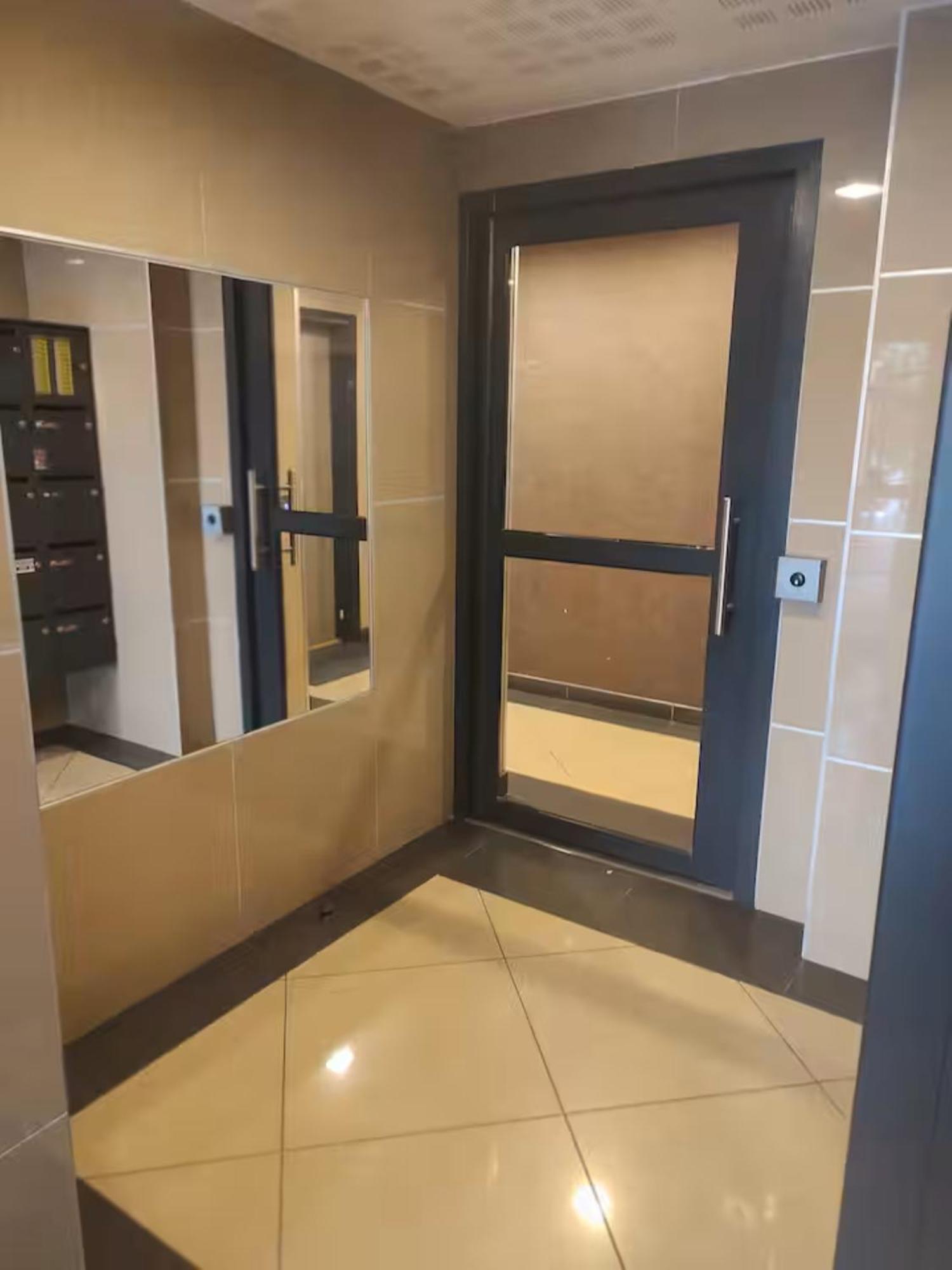 A 10 Mins D'Aeroport D'Orly Logement Lumineux Chaleureux Athis-Mons Eksteriør billede